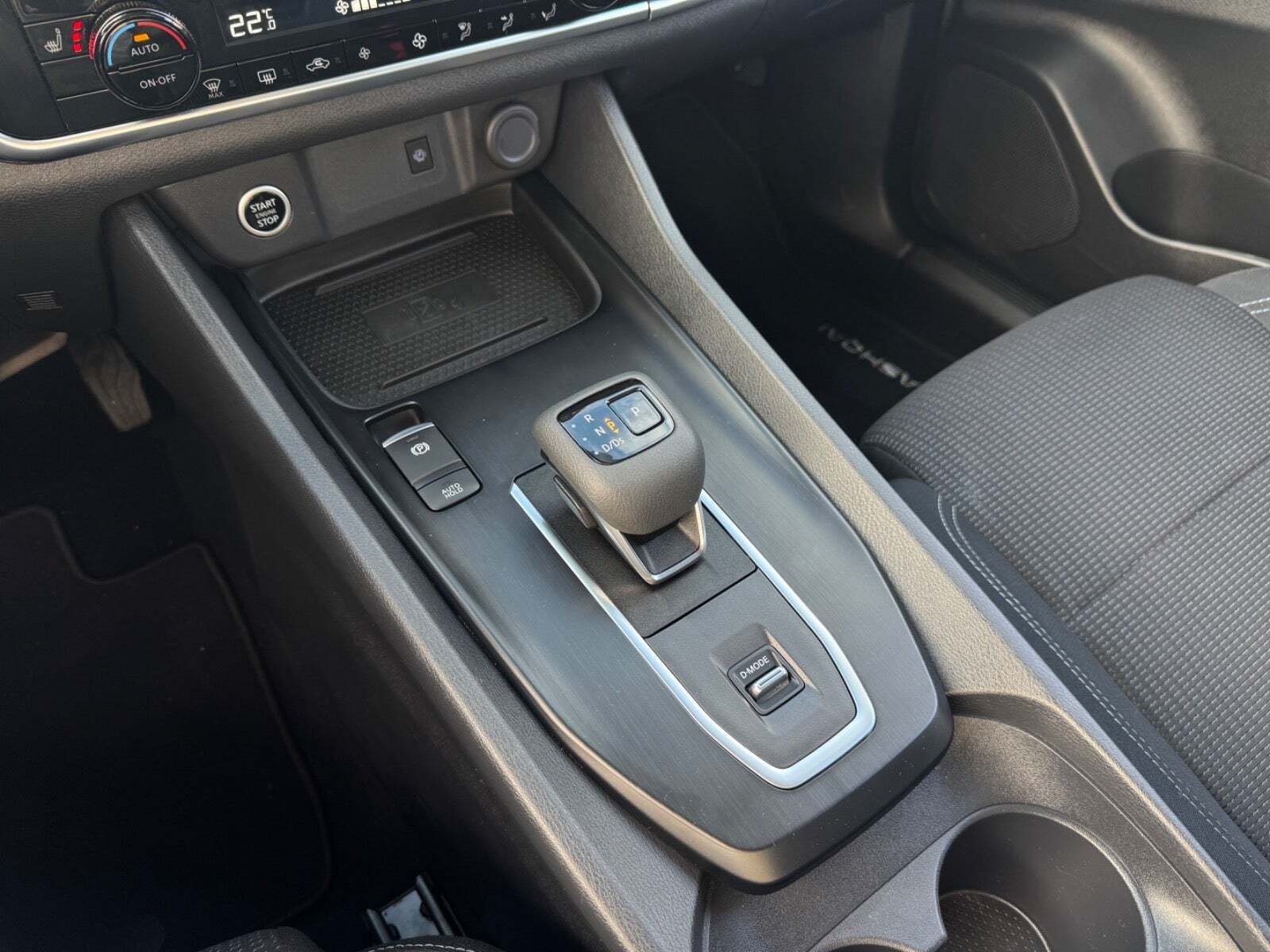 Hvid Nissan Qashqai fra 2023