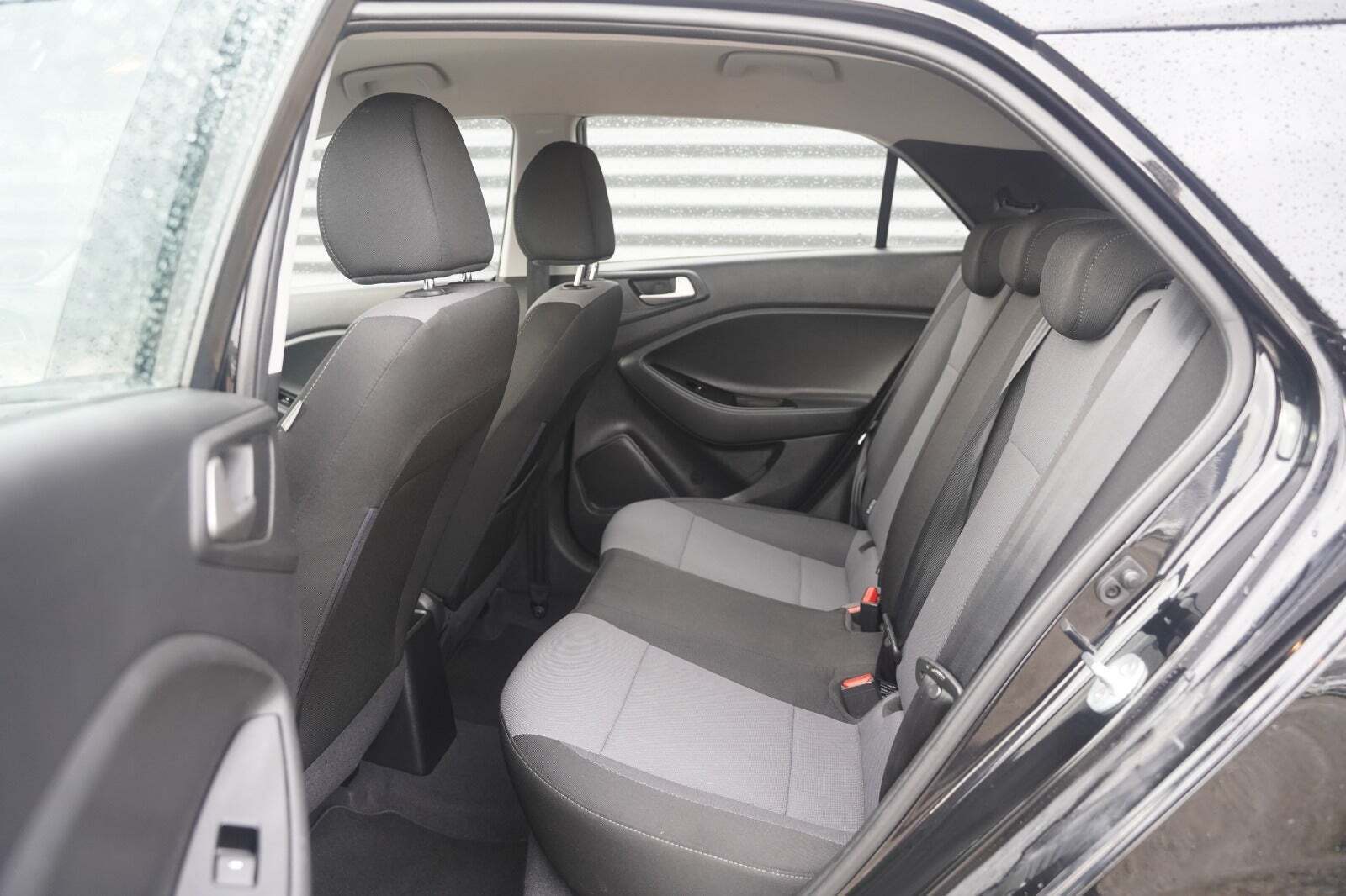 Sort Hyundai i20 fra 2020
