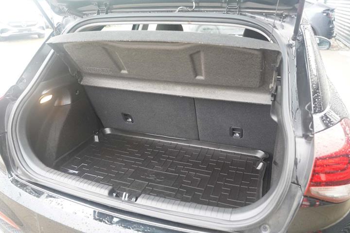 Sort Hyundai i20 fra 2020