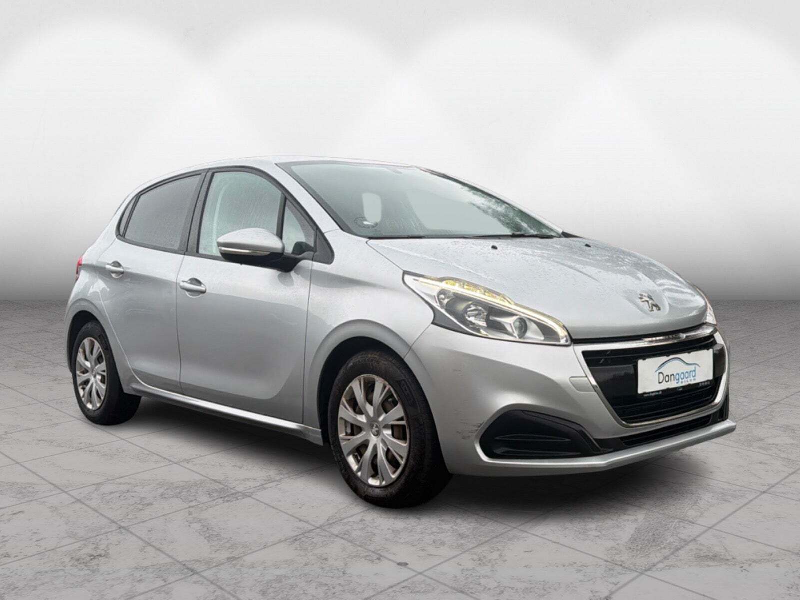 Peugeot 208 1,6 BlueHDi 100 Strike