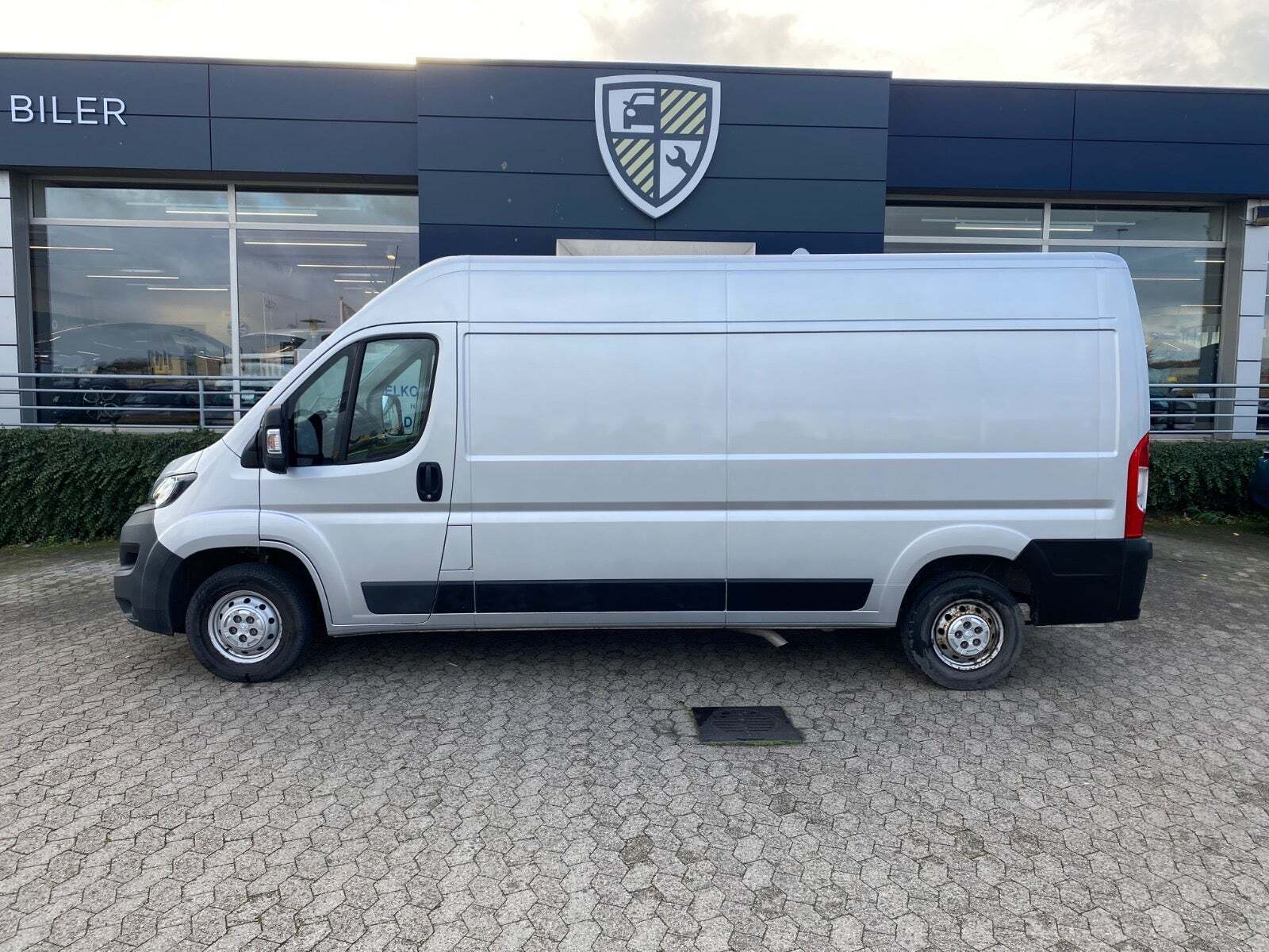 Peugeot Boxer 333 2,0 BlueHDi 130 L3H2 Premium