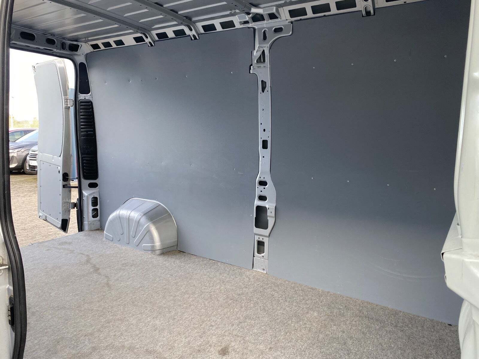 Peugeot Boxer 333 2,0 BlueHDi 130 L3H2 Premium