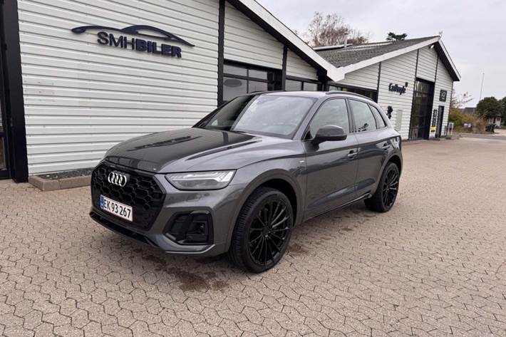 Grå Audi Q5 fra 2024 set udefra