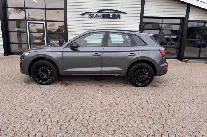 Grå Audi Q5 fra 2024