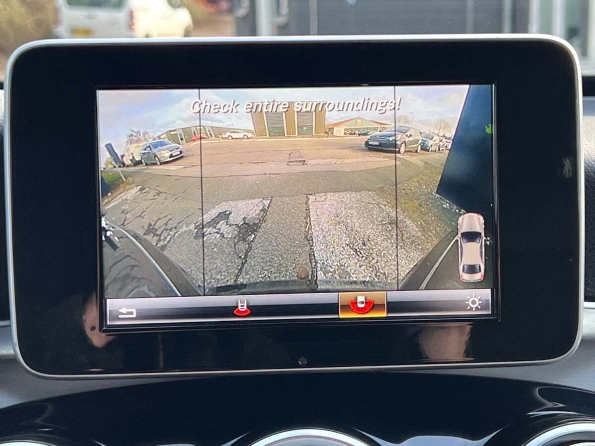 Sort Mercedes GLC350 d fra 2017