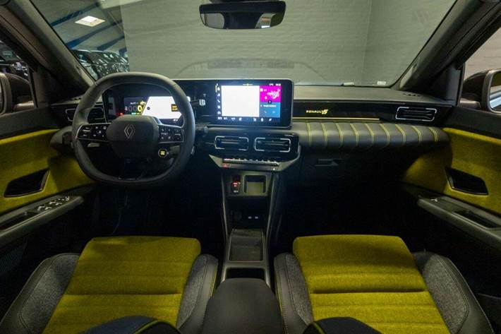 Sort Renault 5 E-Tech fra 2025