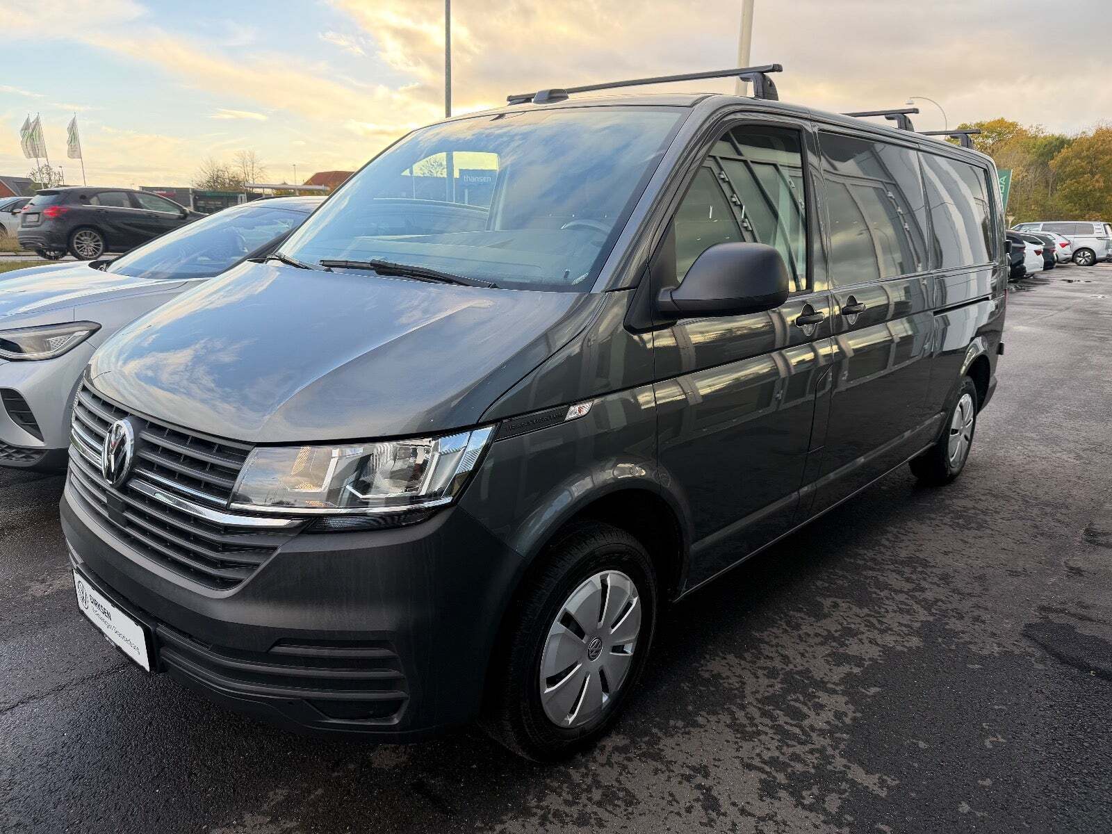 VW Transporter 2,0 TDi 110 Kassevogn lang
