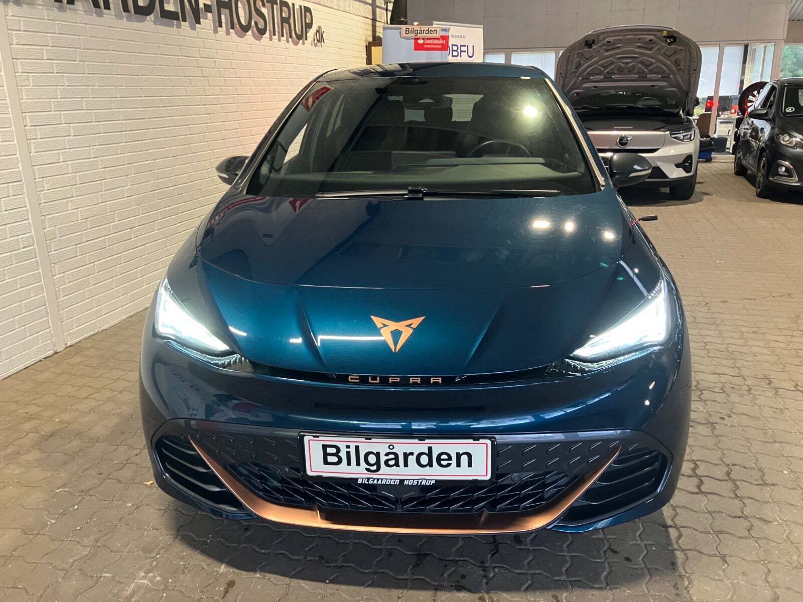 Blå Cupra Born fra 2022