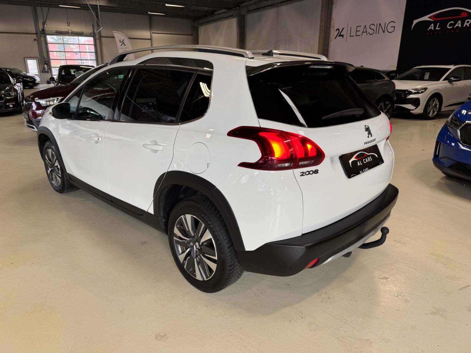 Peugeot 2008 1,2 PureTech 110 Prestige Sky