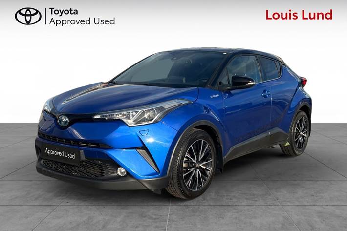 Blå Toyota C-HR fra 2018 set udefra