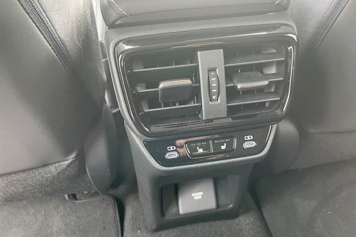 Grå Lexus RZ fra 2023