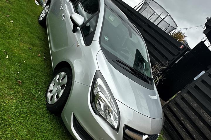Grå Opel Meriva fra 2015