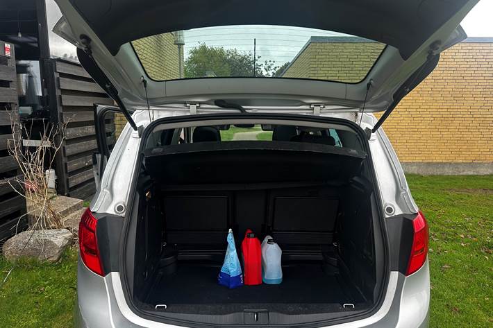 Grå Opel Meriva fra 2015