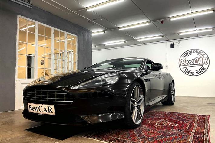 Brun Aston Martin Virage fra 2013 set udefra