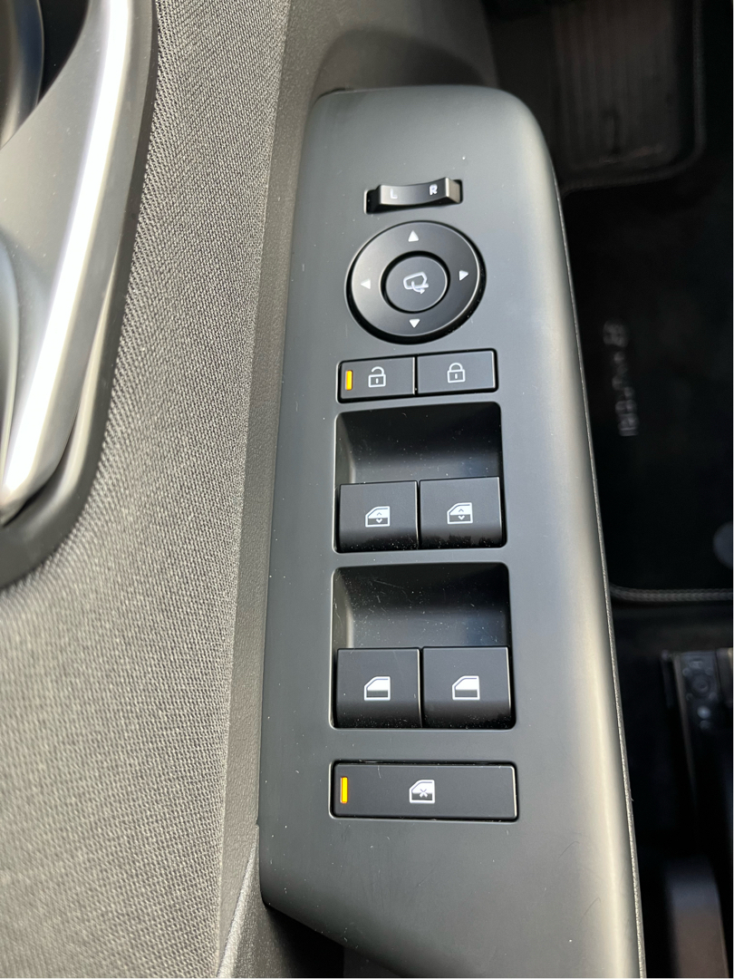 Sølv Hyundai Kona fra 2025