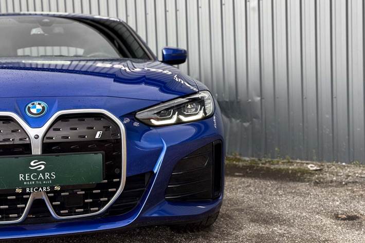 Blå BMW i4 fra 2022