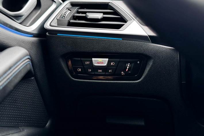 Blå BMW i4 fra 2022