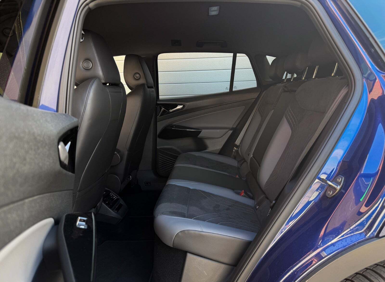 Blå VW ID.4 fra 2023