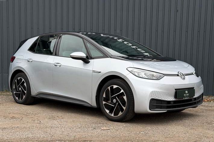 Sølv VW ID.3 fra 2022 set udefra