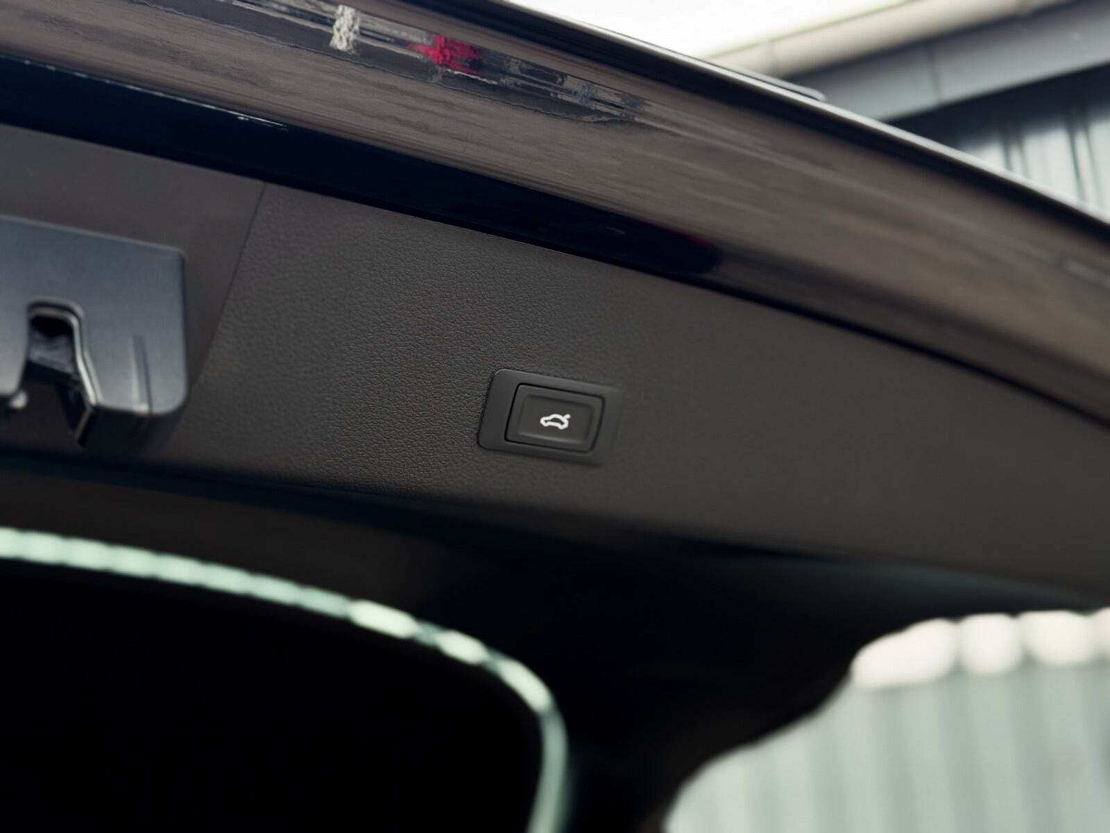 Sort Audi e-tron fra 2023