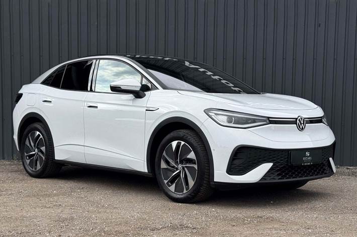 Hvid VW ID.5 fra 2023 set udefra