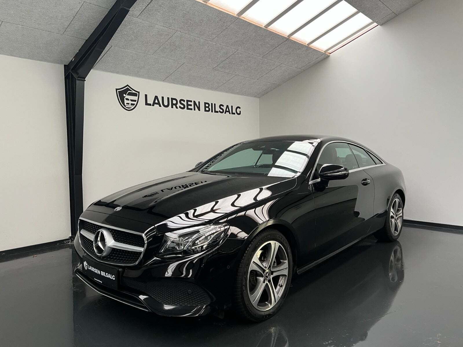 Sort Mercedes E220 d fra 2017