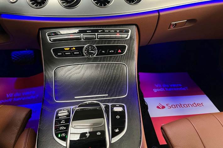 Sort Mercedes E220 d fra 2017