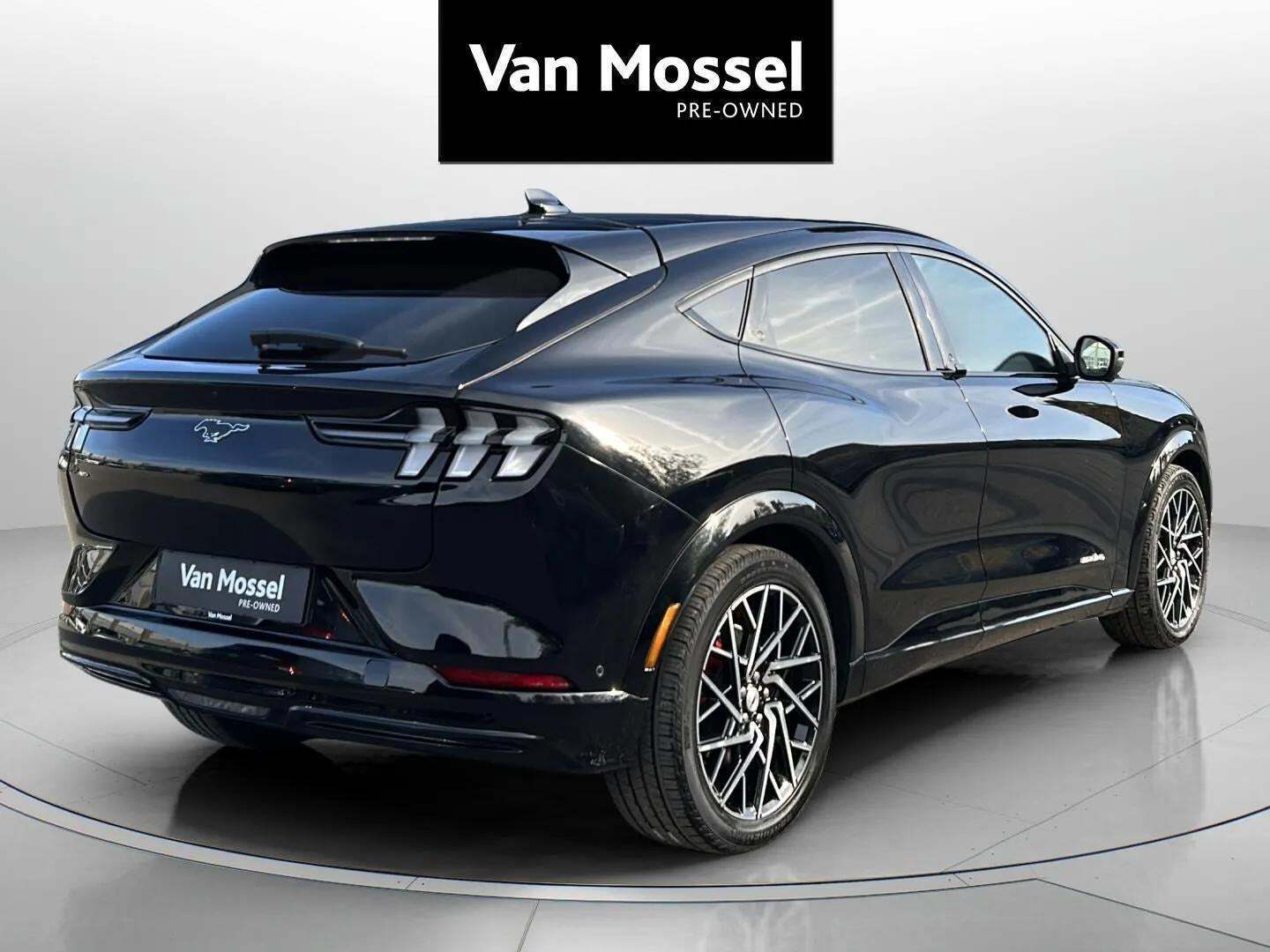 Ford Mustang Mach-E 75 Standard Range AWD