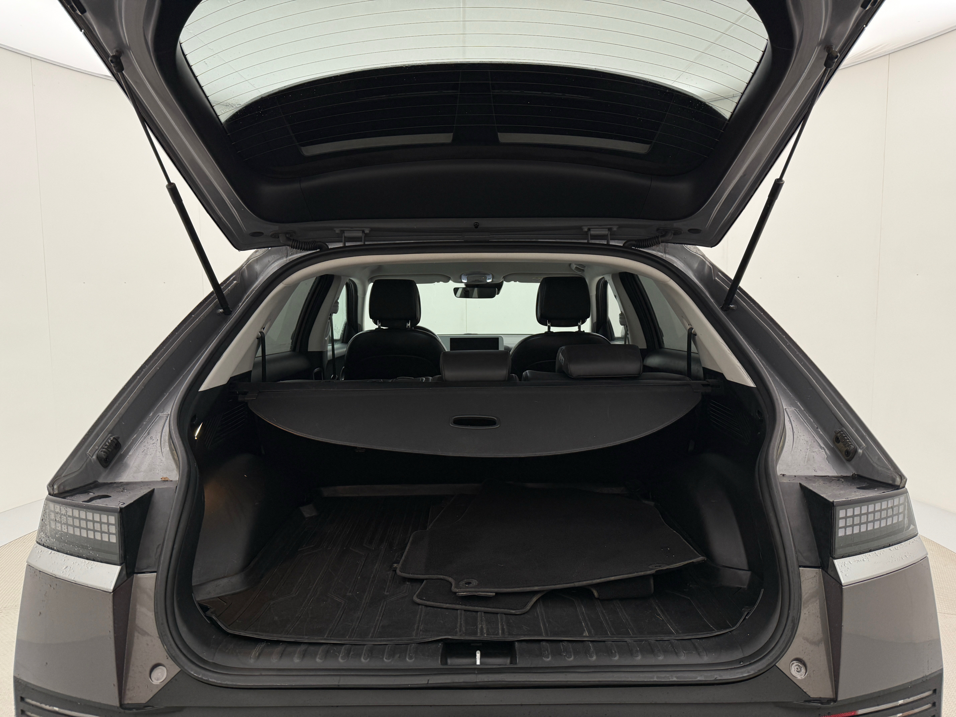 Grå Hyundai Ioniq 5 fra 2022