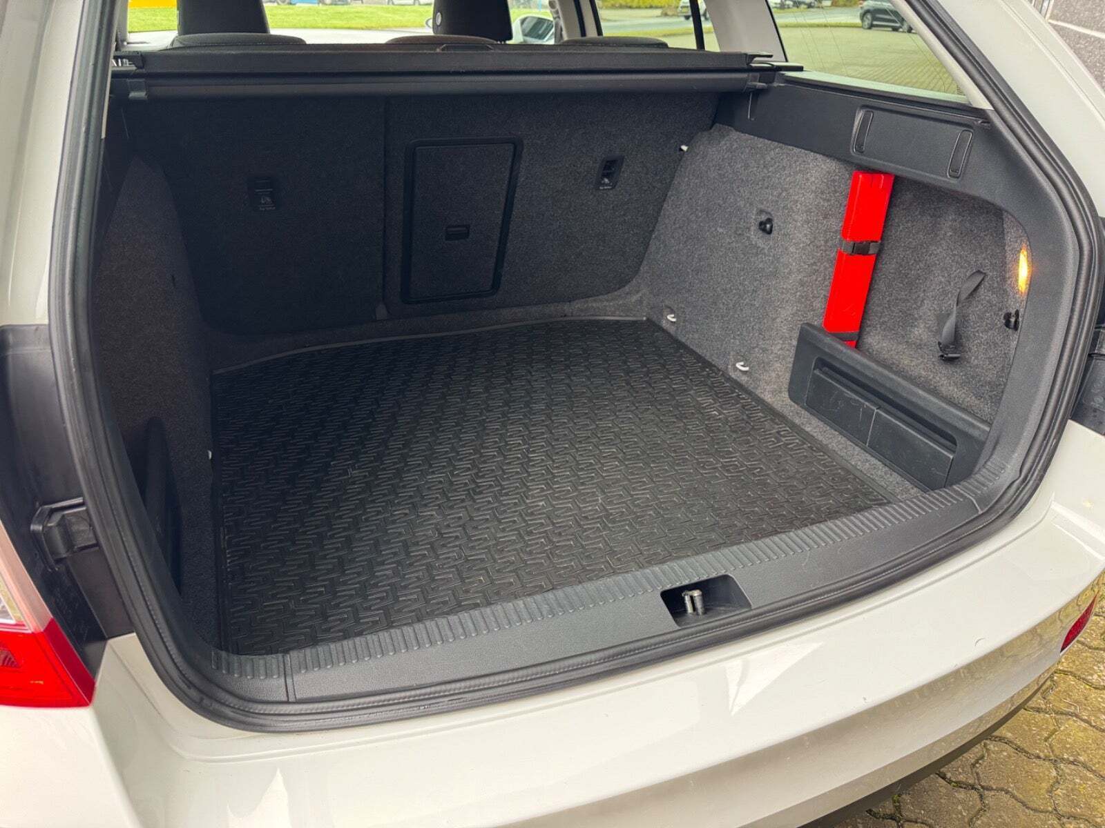 Hvid Skoda Octavia fra 2014