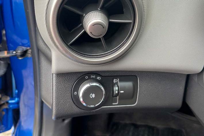 Blå Chevrolet Aveo fra 2012