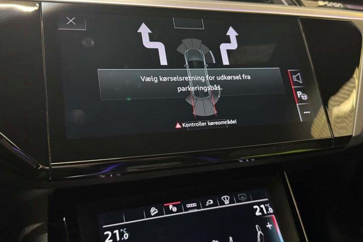 Grå Audi e-tron fra 2022