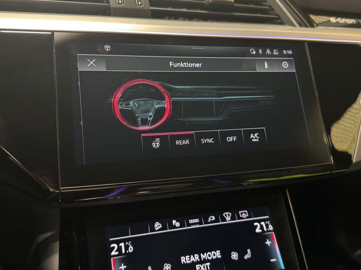 Grå Audi e-tron fra 2022