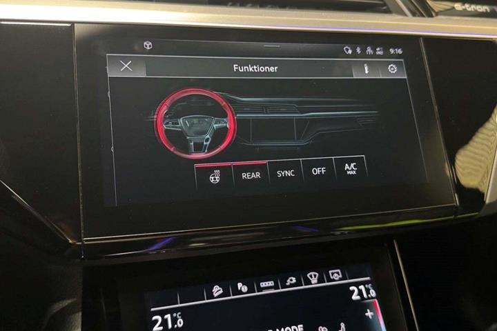 Grå Audi e-tron fra 2022