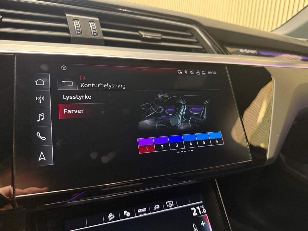 Hvid Audi e-tron fra 2022