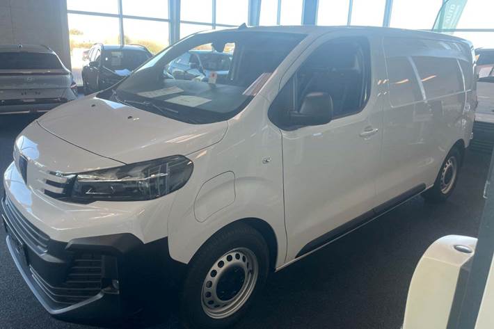 Hvid Peugeot e-Expert fra 2025