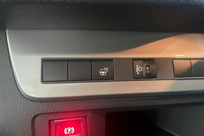 Hvid Peugeot e-Expert fra 2025