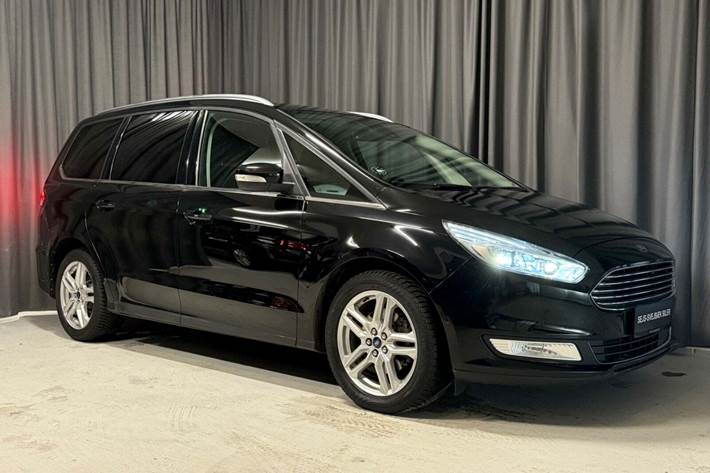 Sort Ford Galaxy fra 2019 set udefra