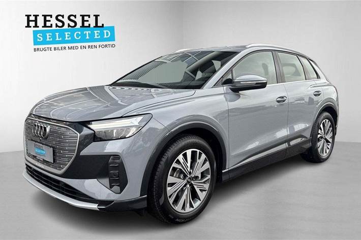 Grå Audi Q4 e-tron fra 2025 set udefra