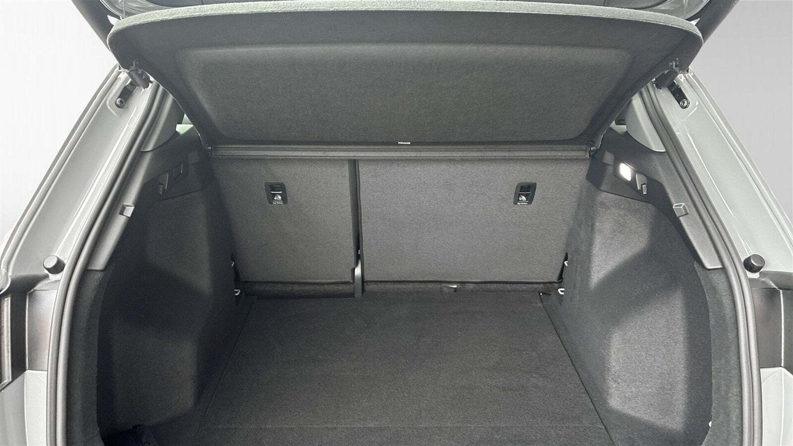 Grå Audi Q4 e-tron fra 2025