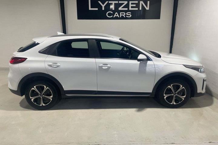 Hvid Kia XCeed fra 2024