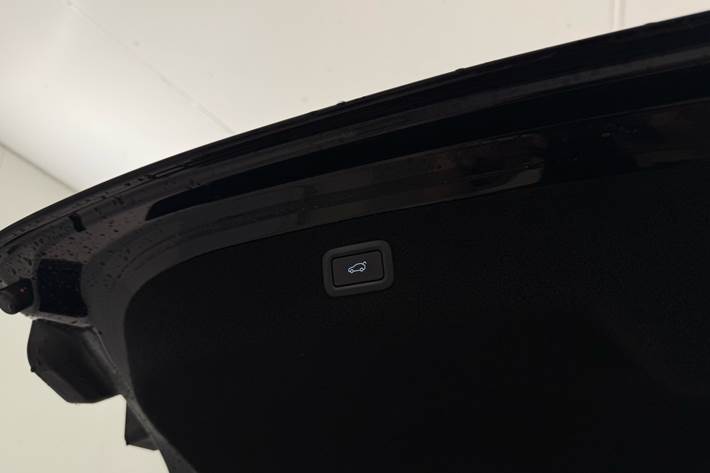 Sort Xpeng P7 fra 2024