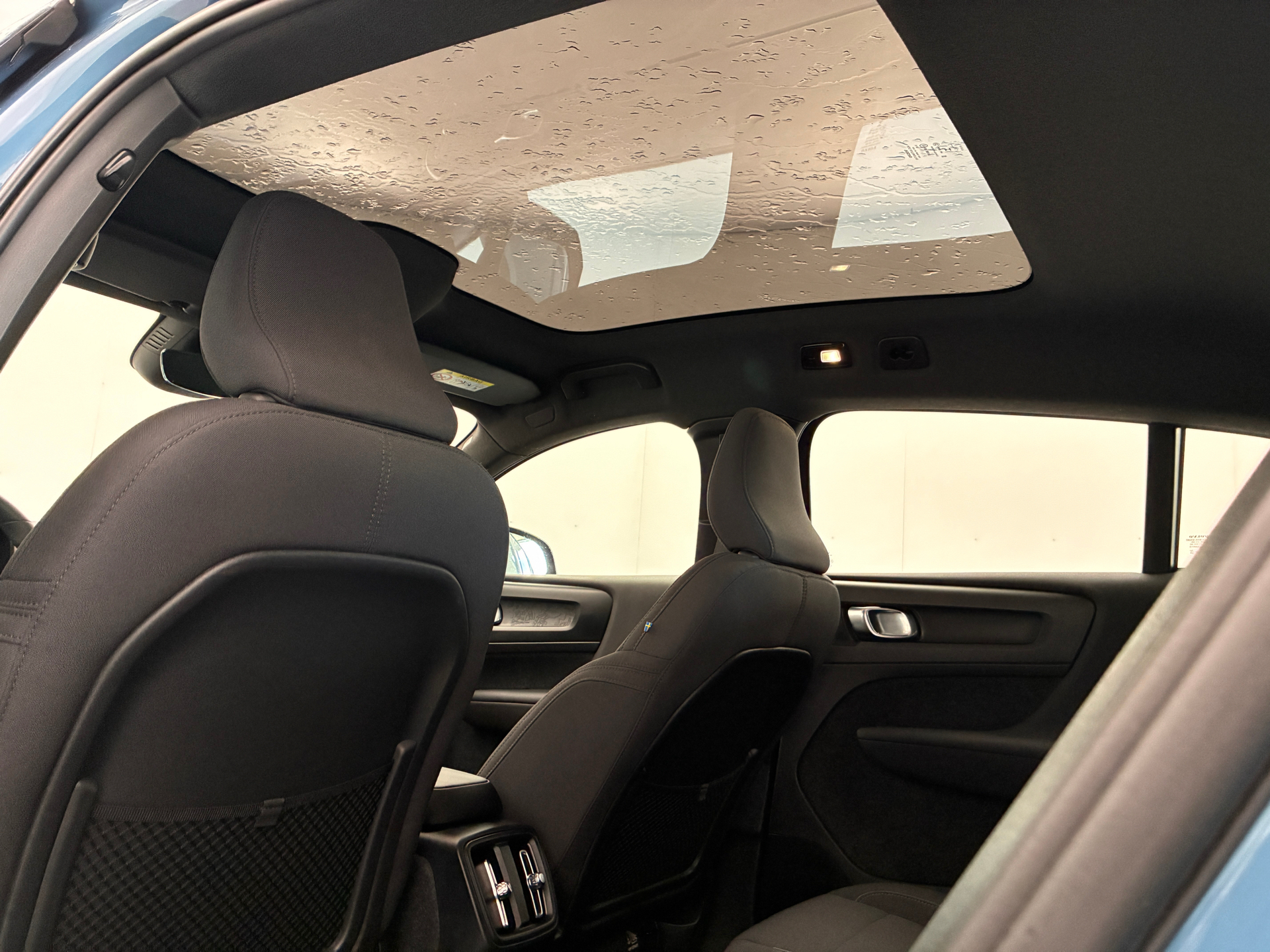 Blå Volvo C40 fra 2023