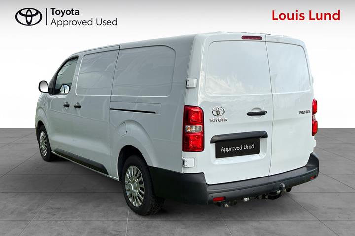 Hvid Toyota ProAce fra 2023