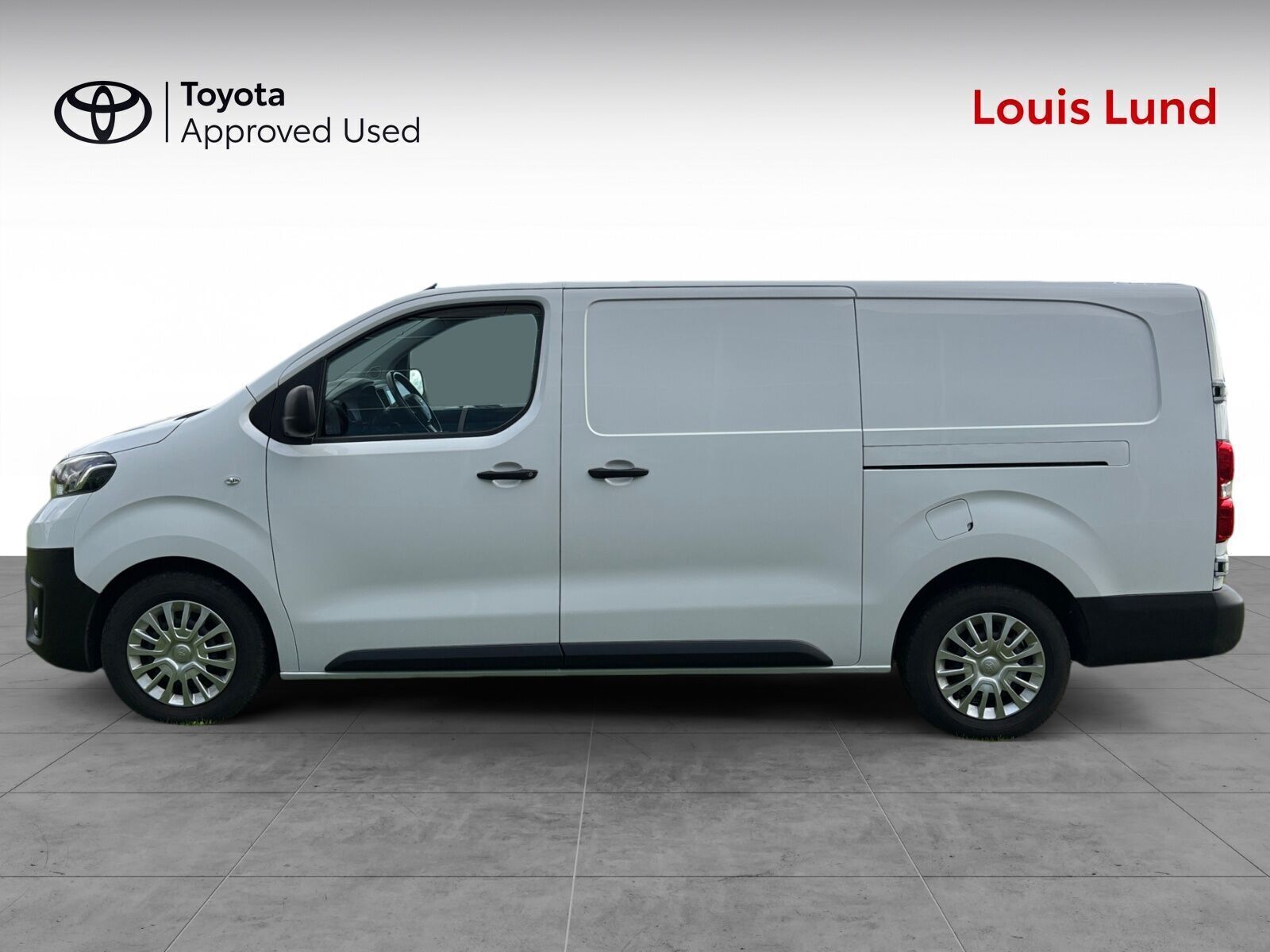 Hvid Toyota ProAce fra 2023