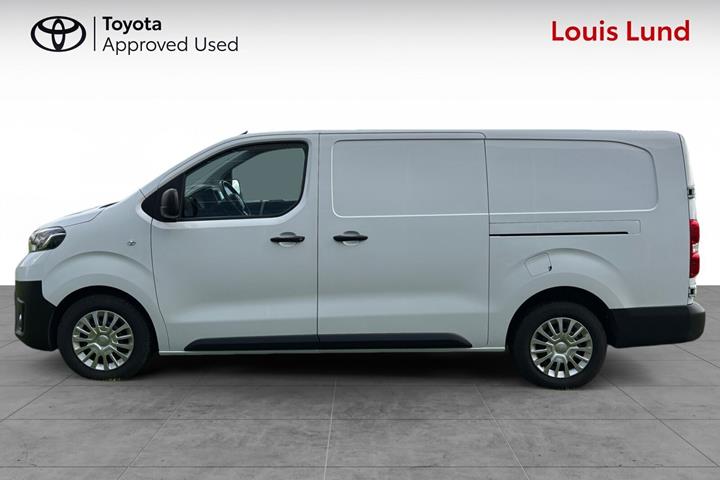 Hvid Toyota ProAce fra 2023