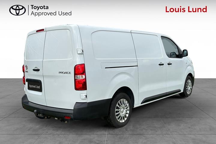 Hvid Toyota ProAce fra 2023