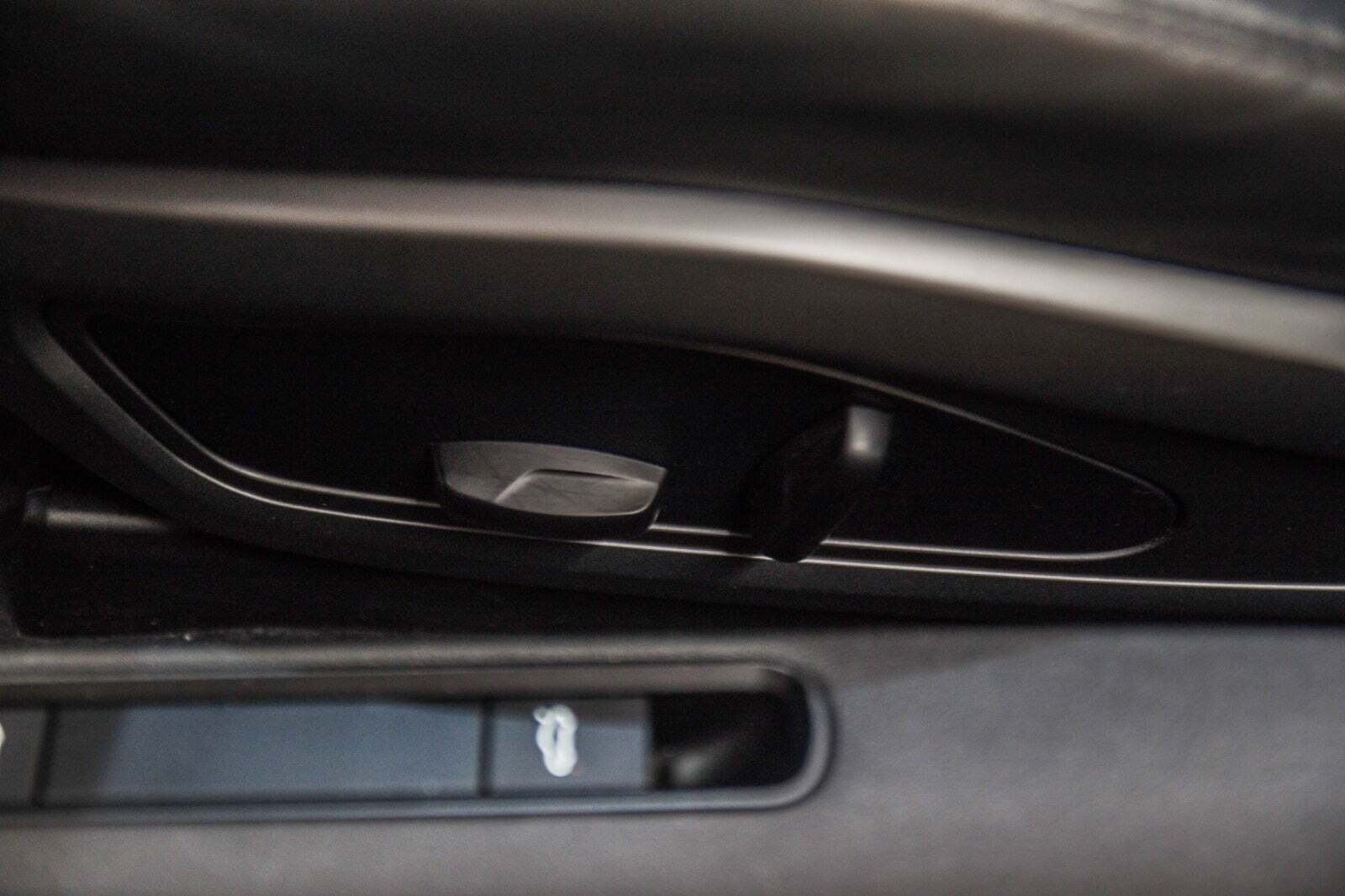 Sort Porsche 911 Carrera fra 2019