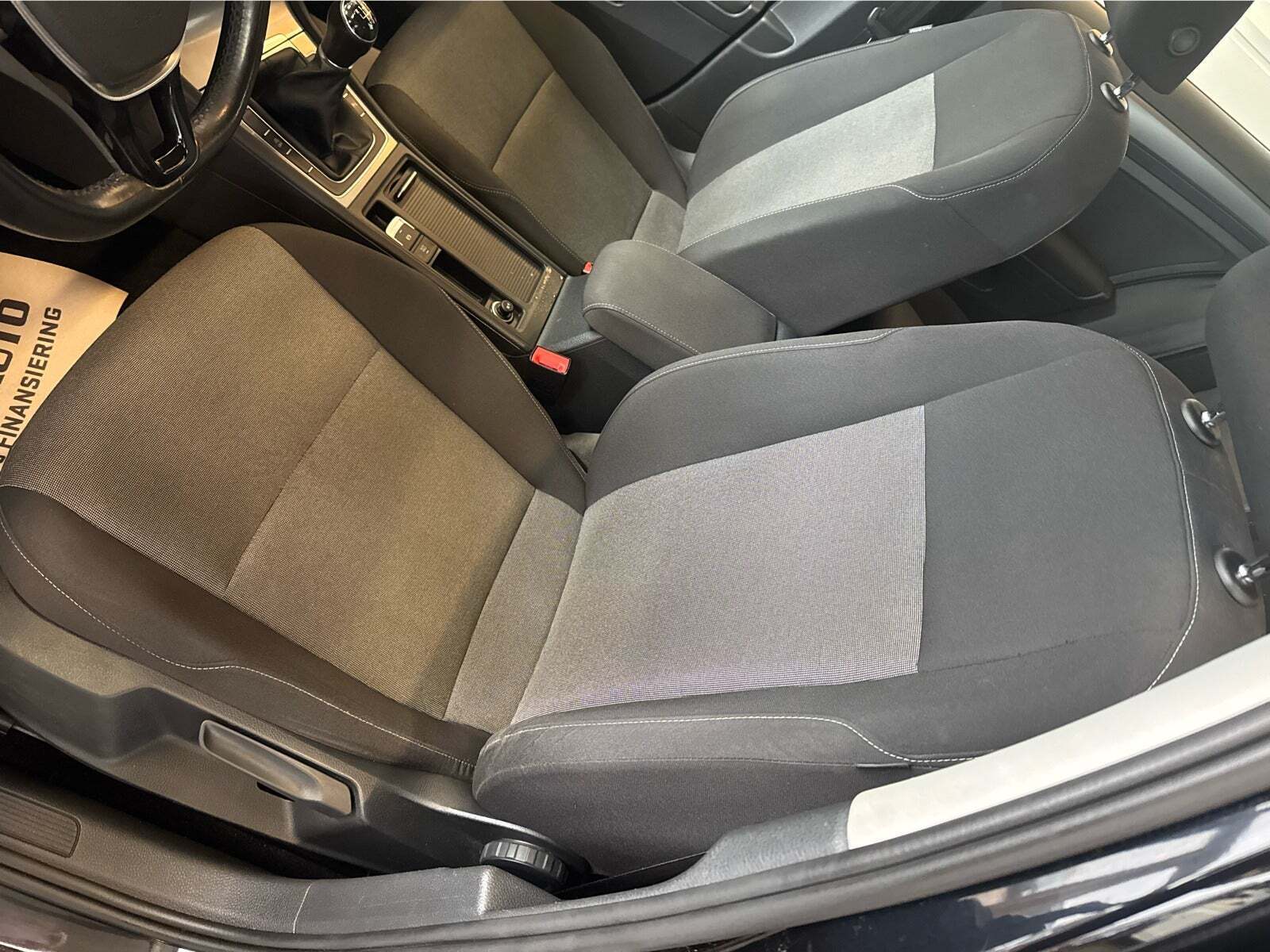 Sort VW Golf VII fra 2016