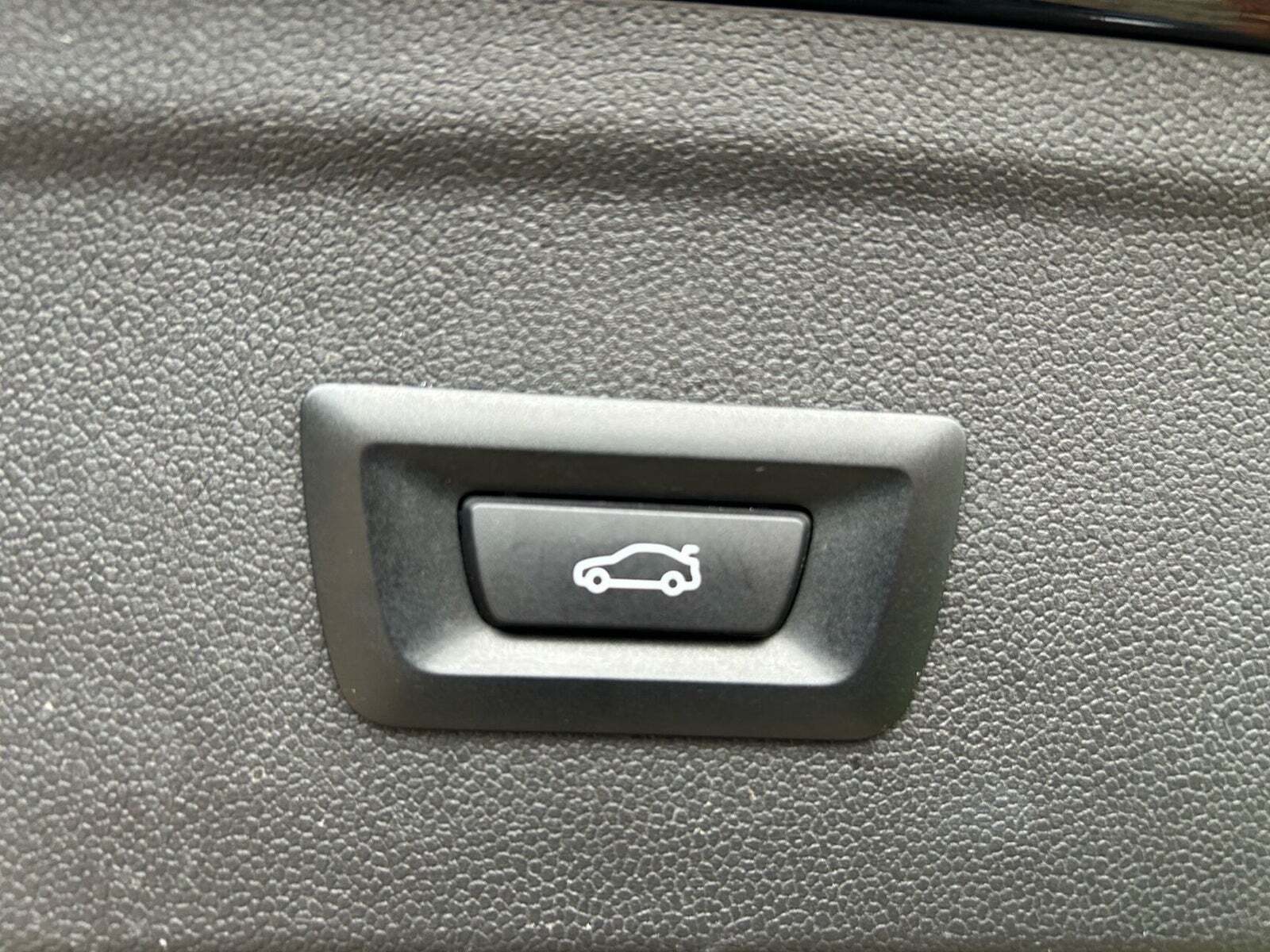 Sort BMW iX fra 2024